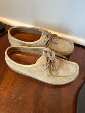Clarks tan wallabees
